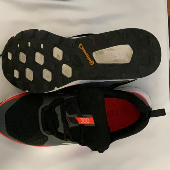 Adizero Boston 10 shoes size 12 - Picture 2 of 4